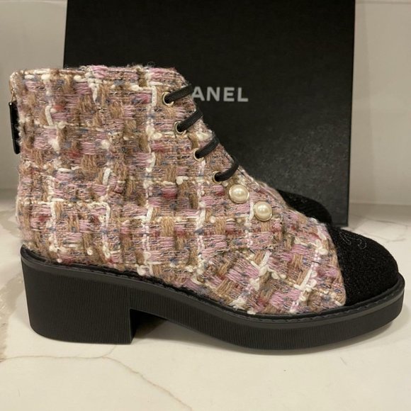 CHANEL 20B Tweed Fabric Cap Toe Pearl Lace Up Ankle Bootie Boots Shoes - Picture 7 of 12